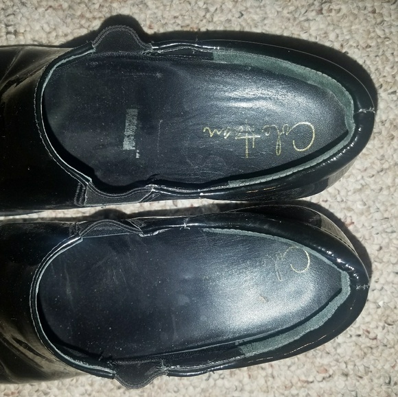 Shinny Black slide ons - Picture 5 of 5